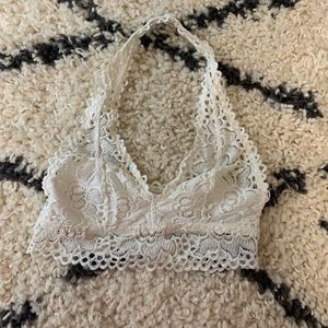 Aerie halter brallete
